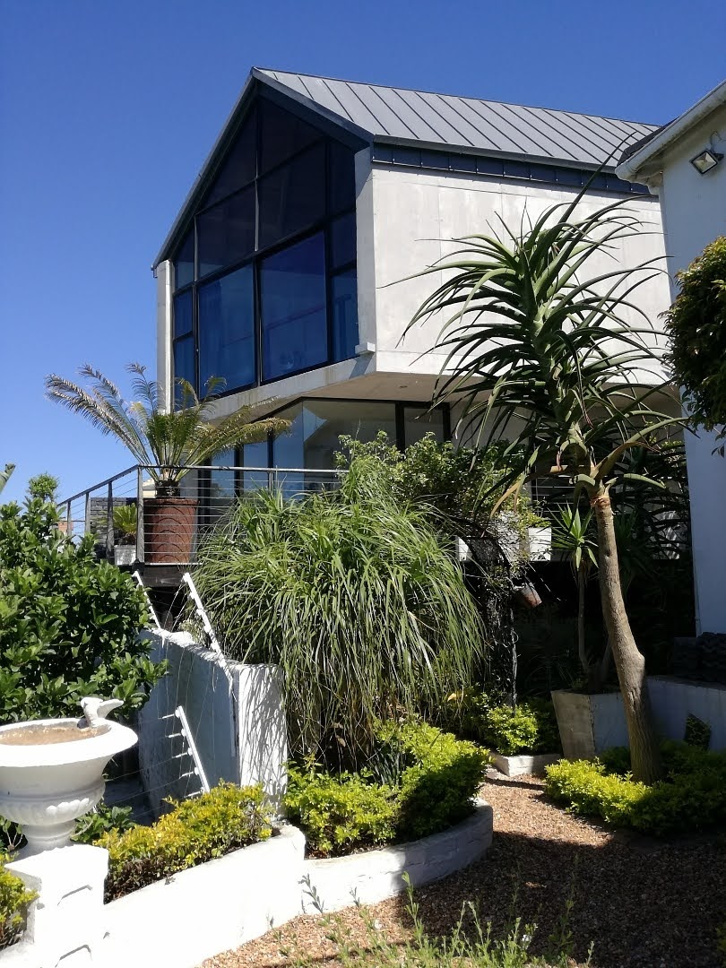 5 Bedroom Property for Sale in Port Elizabeth Central Eastern Cape